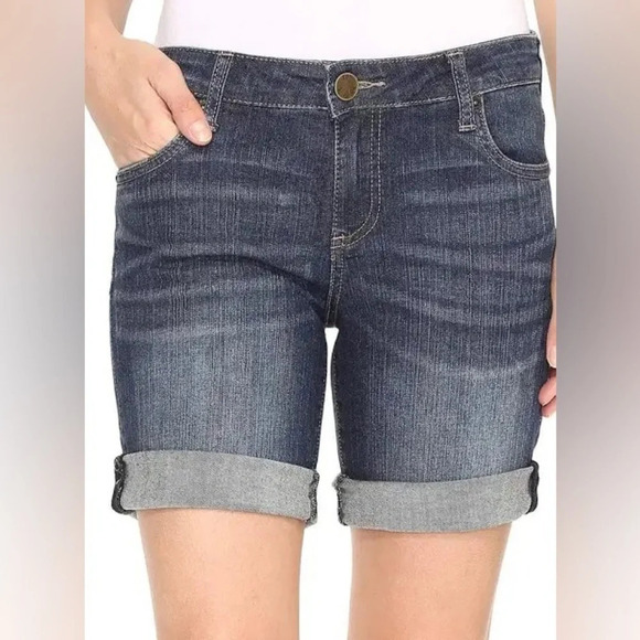 Kut From The Kloth Catherine Boyfriend Distressed Denim Shorts - NWOT - Size 8 - Picture 1 of 9